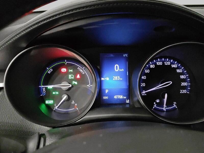 Toyota C-HR vaihtoauto