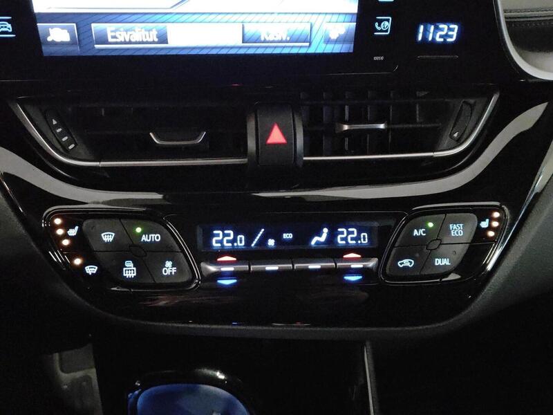 Toyota C-HR vaihtoauto