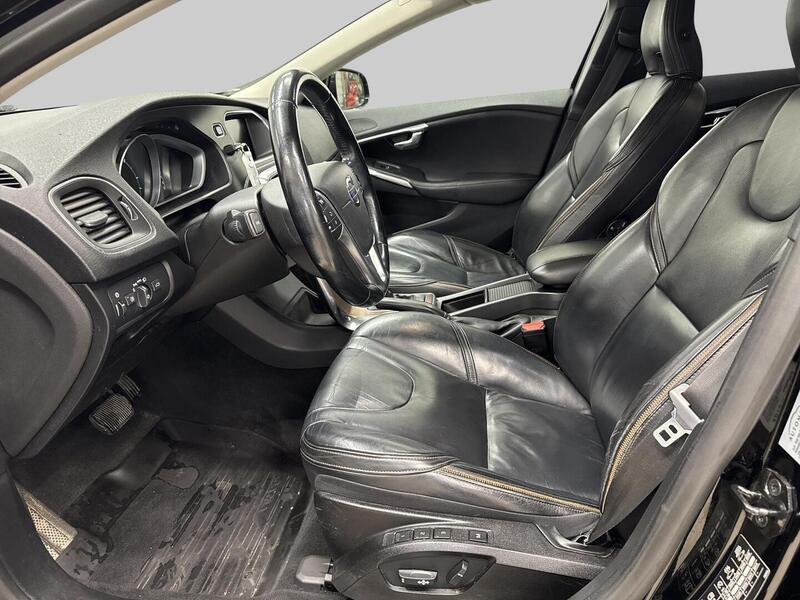 Volvo V40 Cross Country vaihtoauto