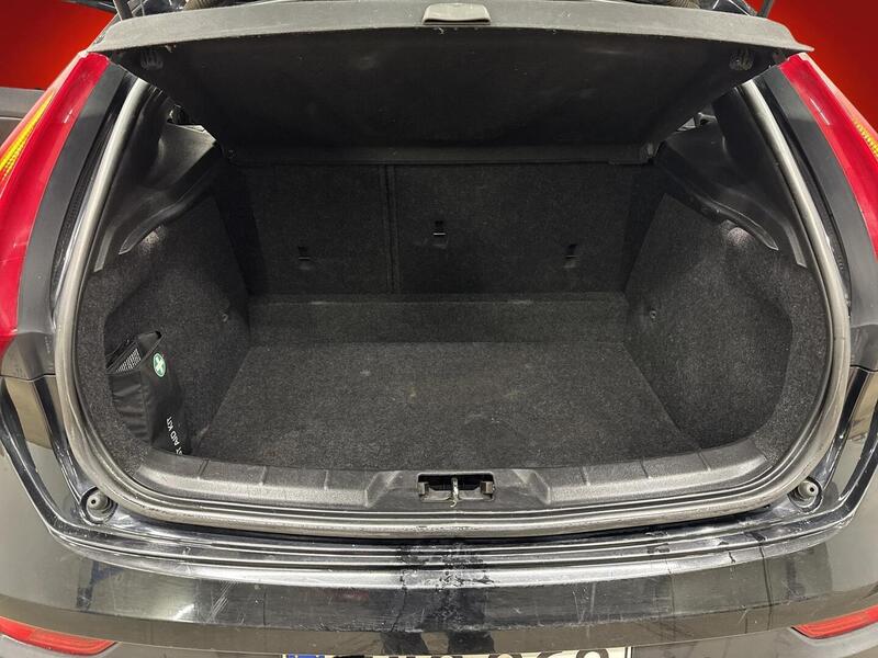 Volvo V40 Cross Country vaihtoauto