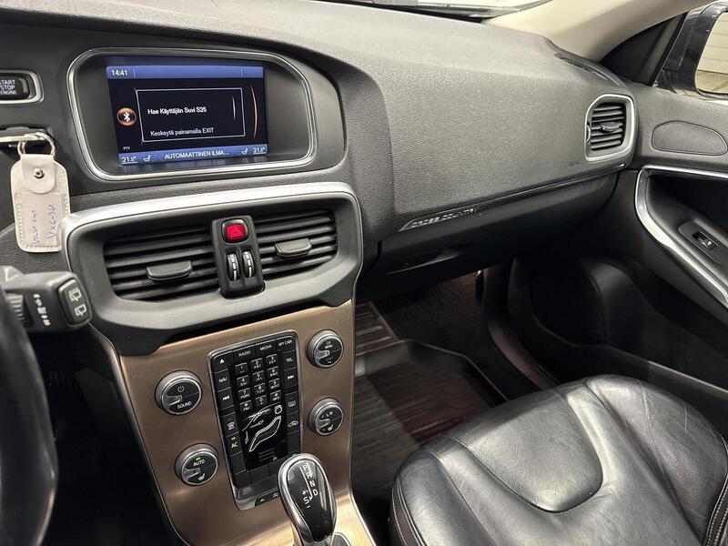 Volvo V40 Cross Country vaihtoauto