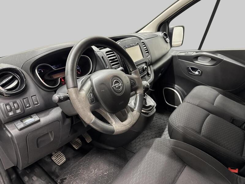 Opel Vivaro vaihtoauto