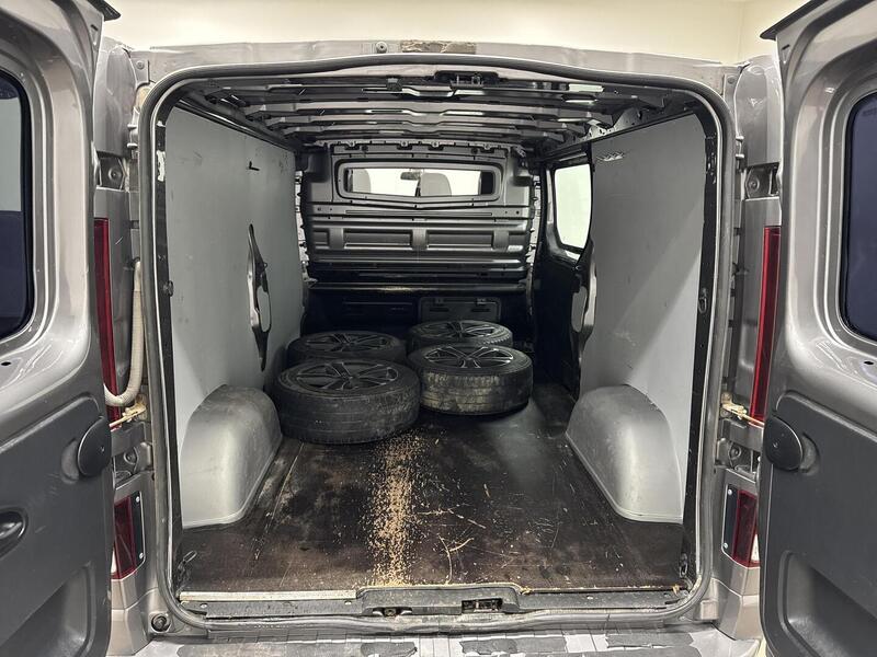 Opel Vivaro vaihtoauto