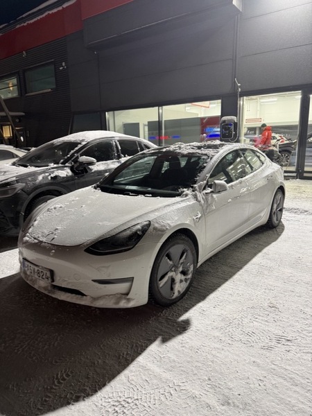 Tesla Model 3 vaihtoauto