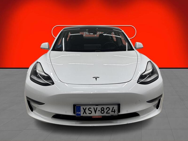 Tesla Model 3 vaihtoauto