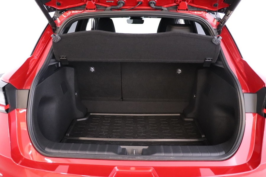 Lexus LBX vaihtoauto