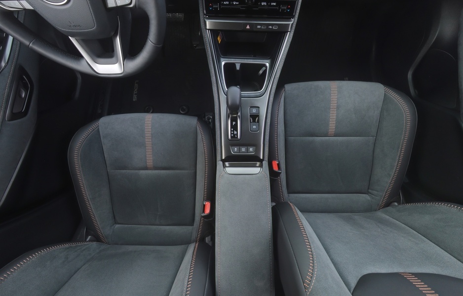 Lexus LBX vaihtoauto