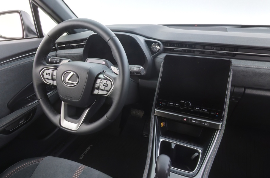 Lexus LBX vaihtoauto