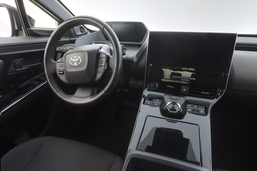 Toyota bZ4X vaihtoauto