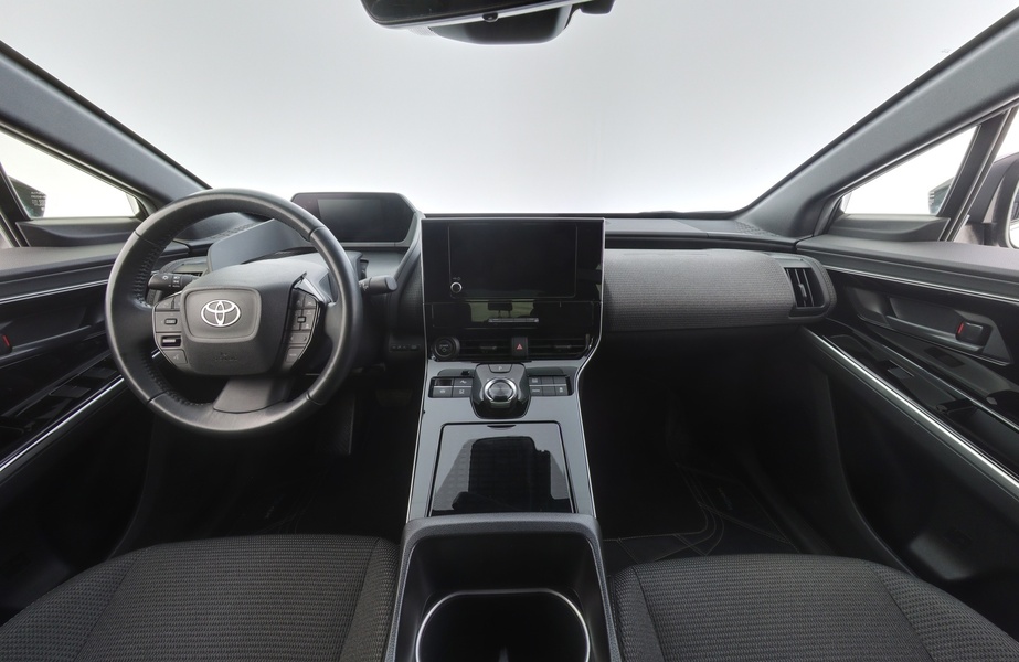 Toyota bZ4X vaihtoauto