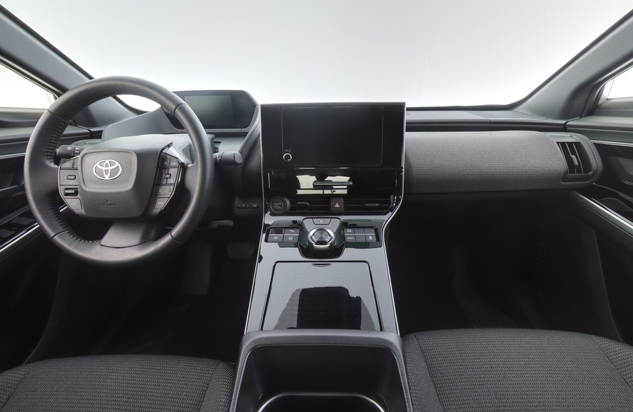 Toyota bZ4X vaihtoauto