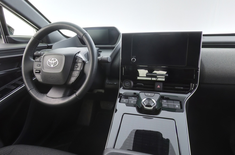 Toyota bZ4X vaihtoauto