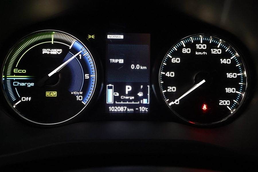 Mitsubishi Outlander PHEV vaihtoauto