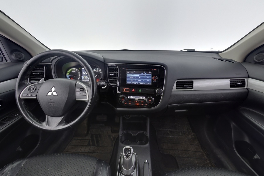 Mitsubishi Outlander PHEV vaihtoauto