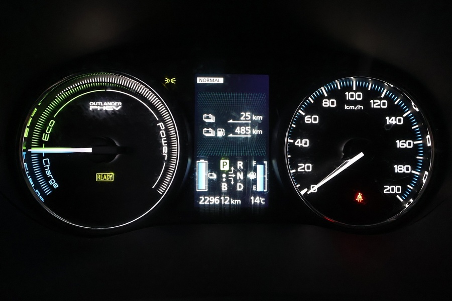 Mitsubishi Outlander PHEV vaihtoauto