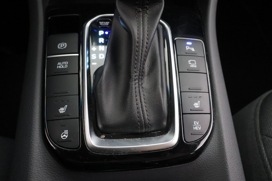 Hyundai IONIQ plug-in vaihtoauto