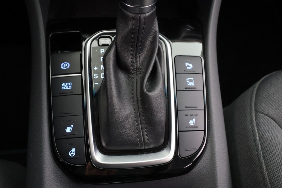 Hyundai IONIQ hybrid vaihtoauto