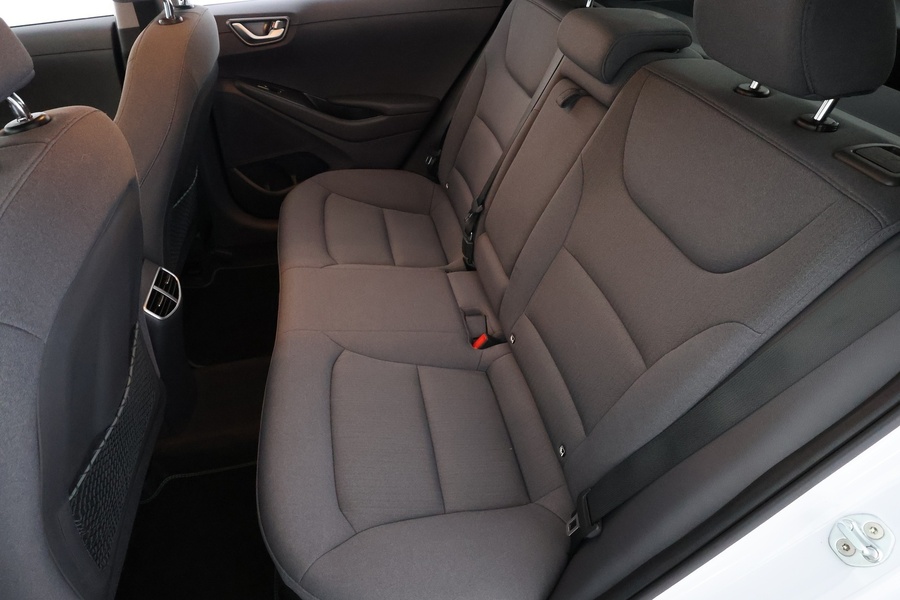 Hyundai IONIQ hybrid vaihtoauto