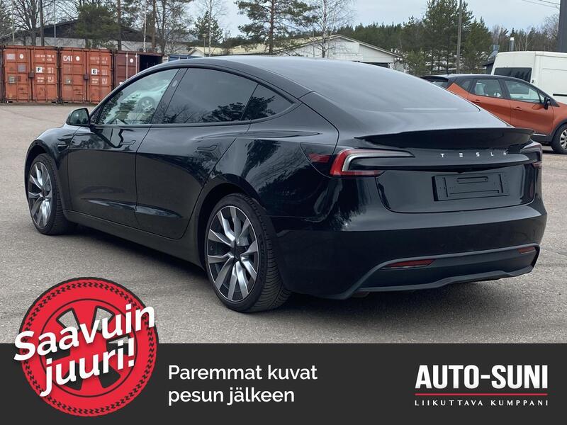 Tesla Model 3 vaihtoauto