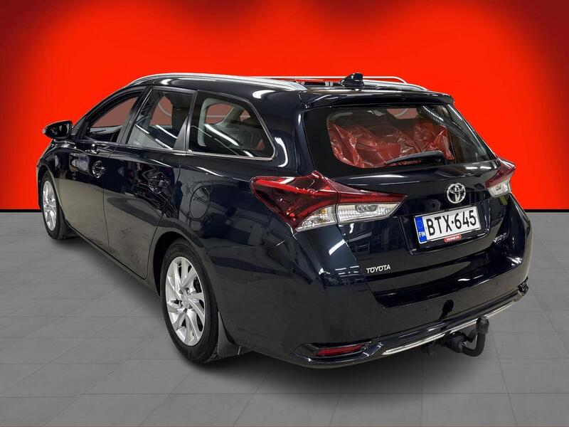 Toyota Auris vaihtoauto