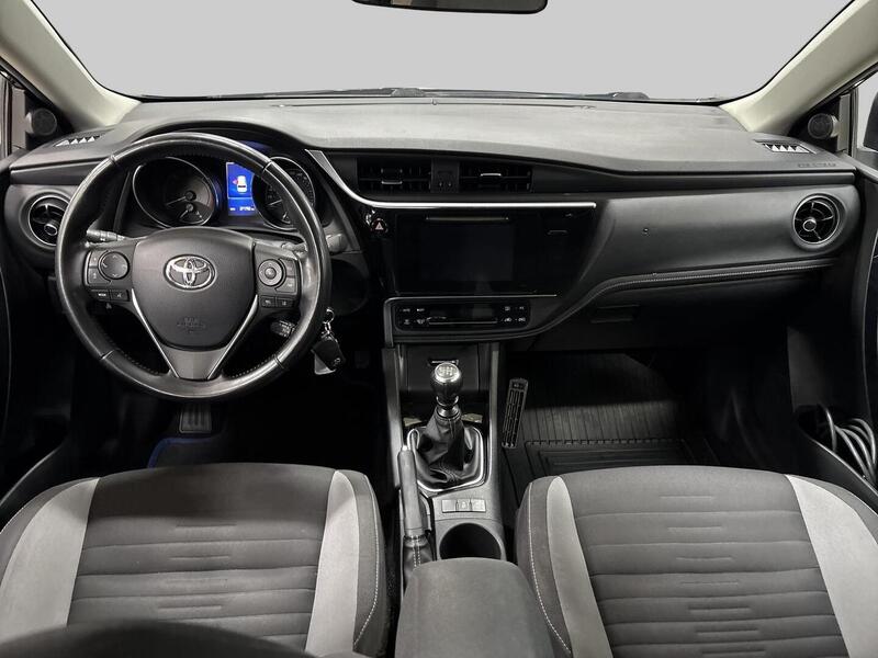 Toyota Auris vaihtoauto