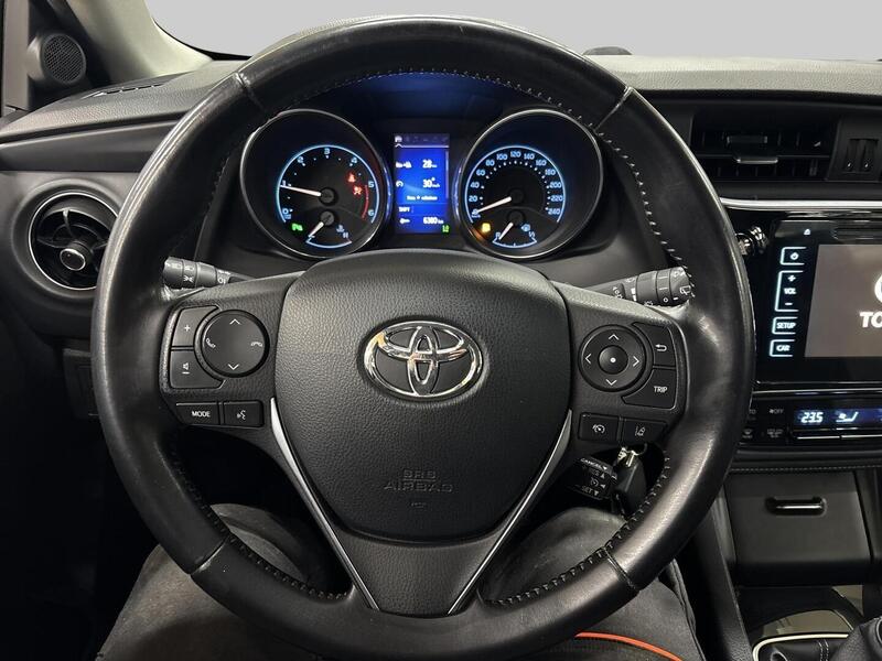 Toyota Auris vaihtoauto