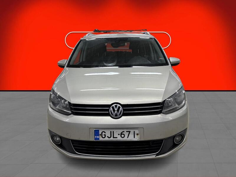 Volkswagen Touran vaihtoauto