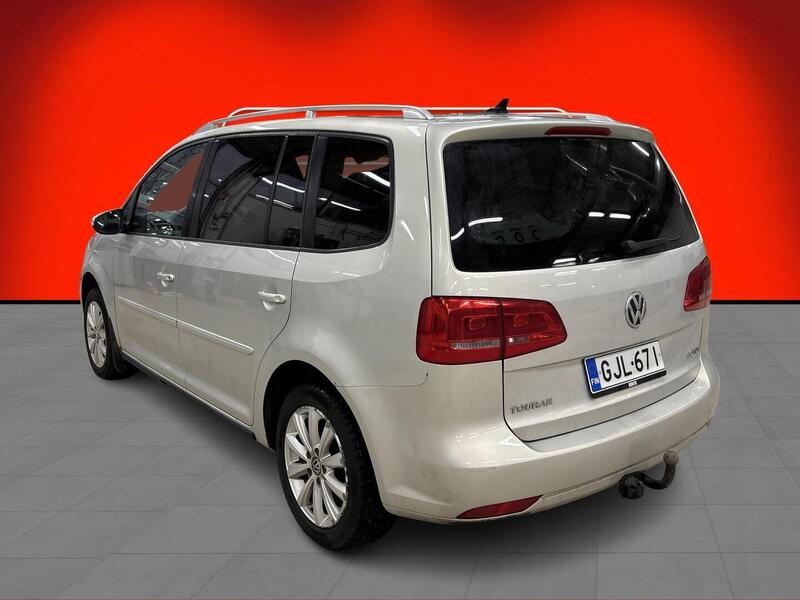Volkswagen Touran vaihtoauto