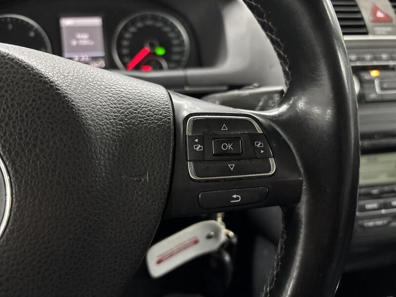 Volkswagen Touran vaihtoauto