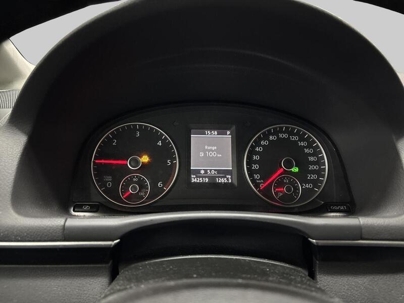 Volkswagen Touran vaihtoauto