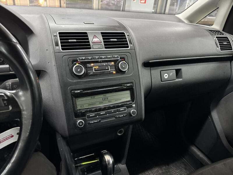 Volkswagen Touran vaihtoauto