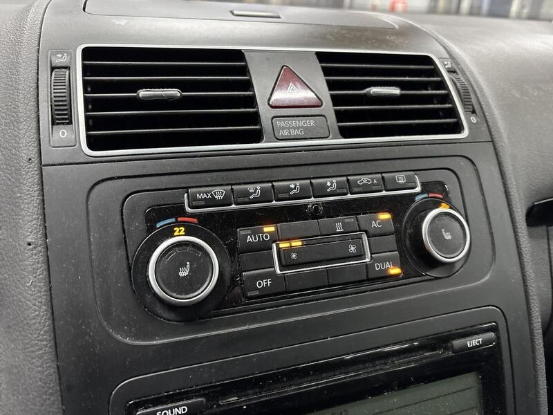 Volkswagen Touran vaihtoauto