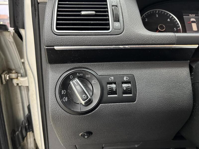 Volkswagen Touran vaihtoauto