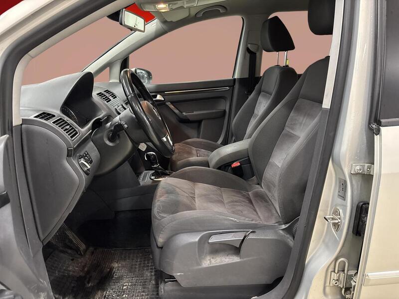 Volkswagen Touran vaihtoauto