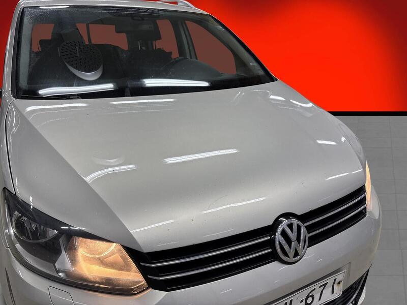 Volkswagen Touran vaihtoauto