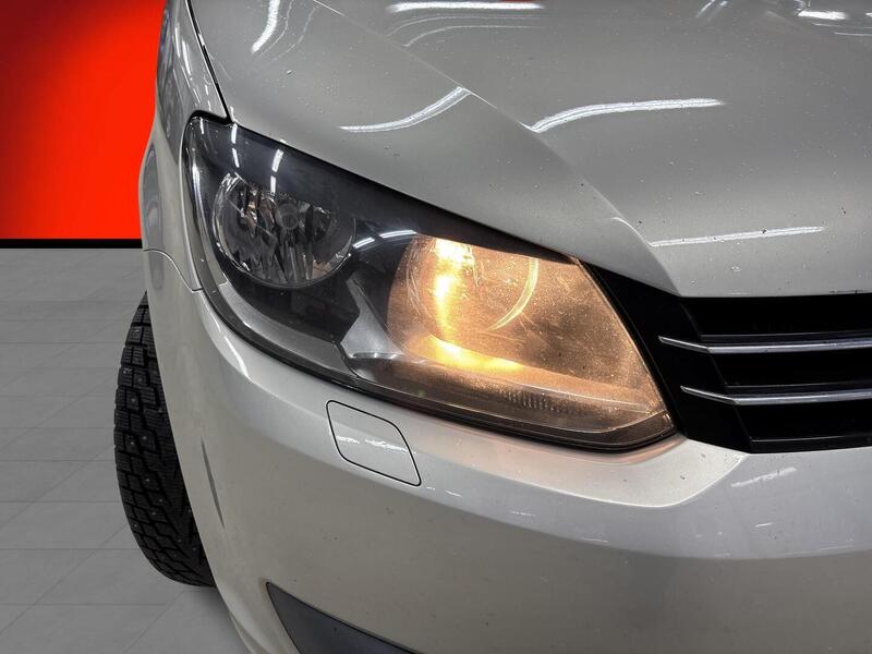 Volkswagen Touran vaihtoauto