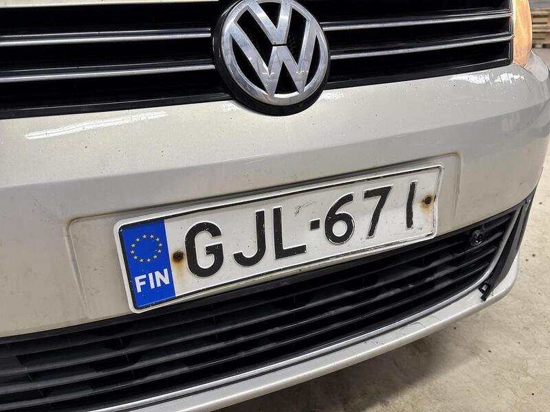 Volkswagen Touran vaihtoauto