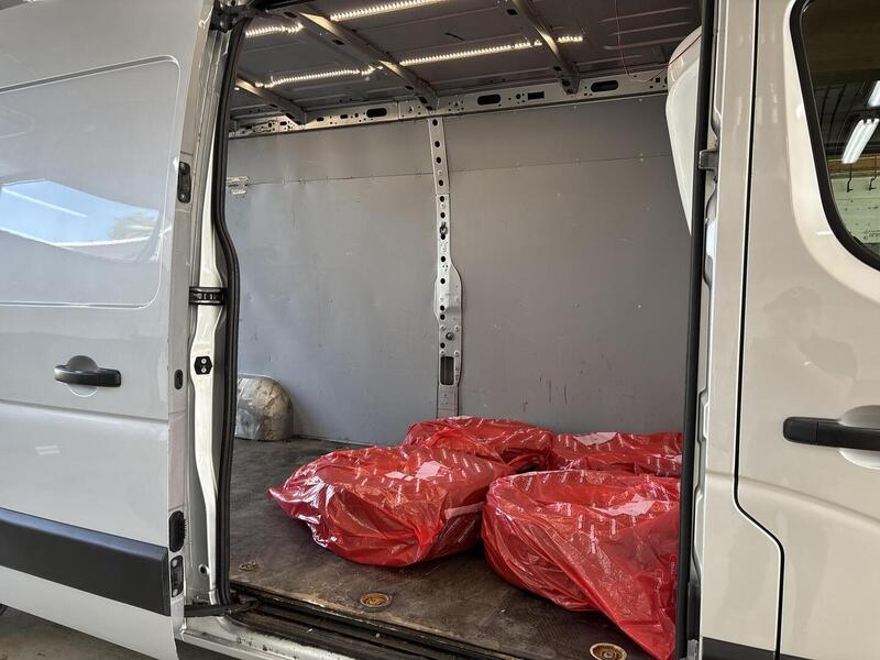 Nissan NV400 vaihtoauto