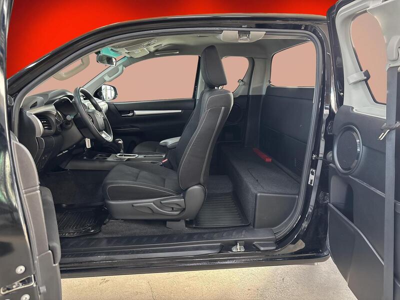 Toyota Hilux vaihtoauto