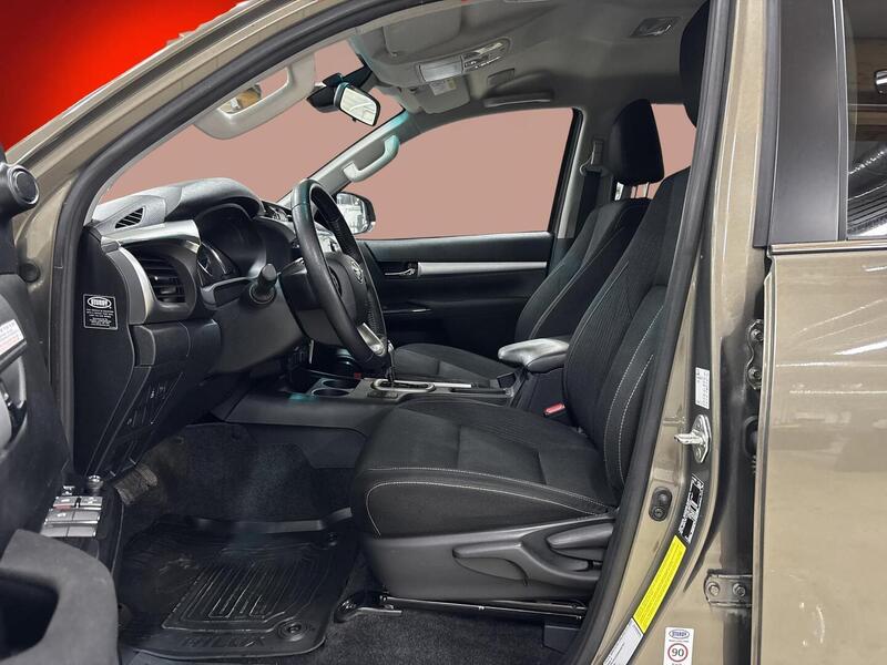 Toyota Hilux vaihtoauto