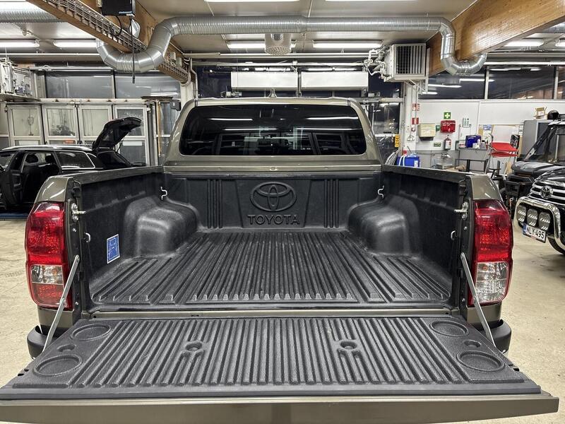 Toyota Hilux vaihtoauto