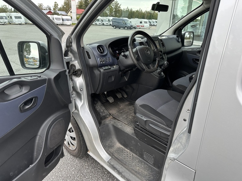 Opel Vivaro vaihtoauto