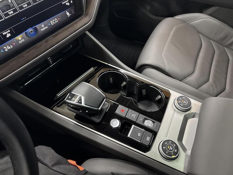 Volkswagen Touareg vaihtoauto