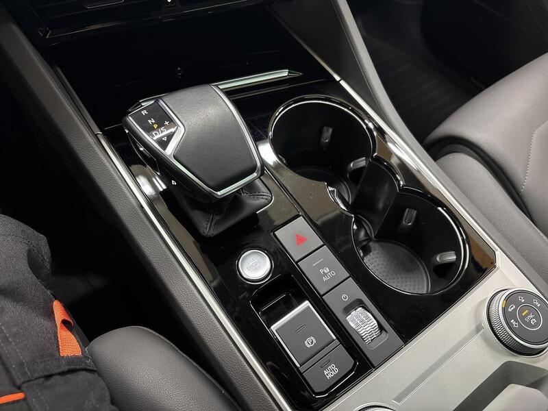 Volkswagen Touareg vaihtoauto