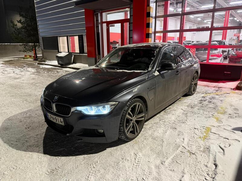 BMW 330 vaihtoauto