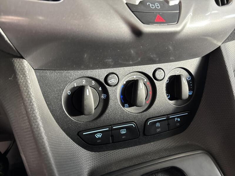 Ford Transit Connect vaihtoauto