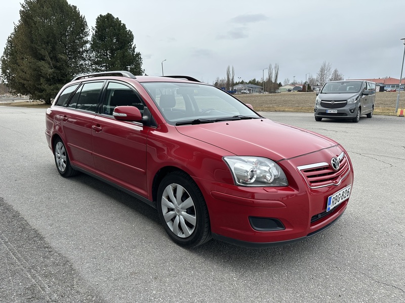 Toyota Avensis vaihtoauto
