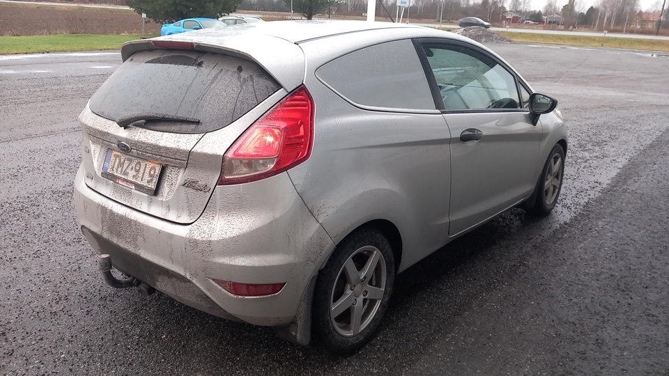 Ford Fiesta Van vaihtoauto