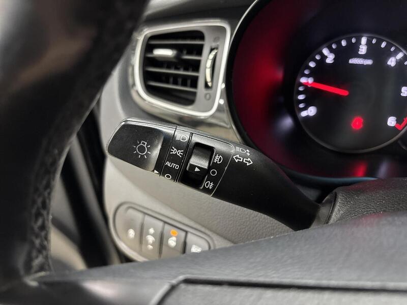 Kia Carens vaihtoauto