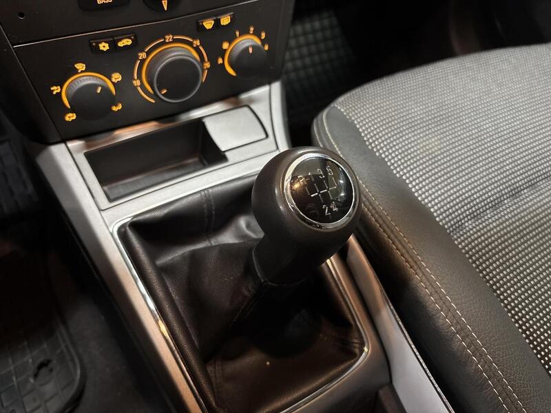 Opel Astra vaihtoauto